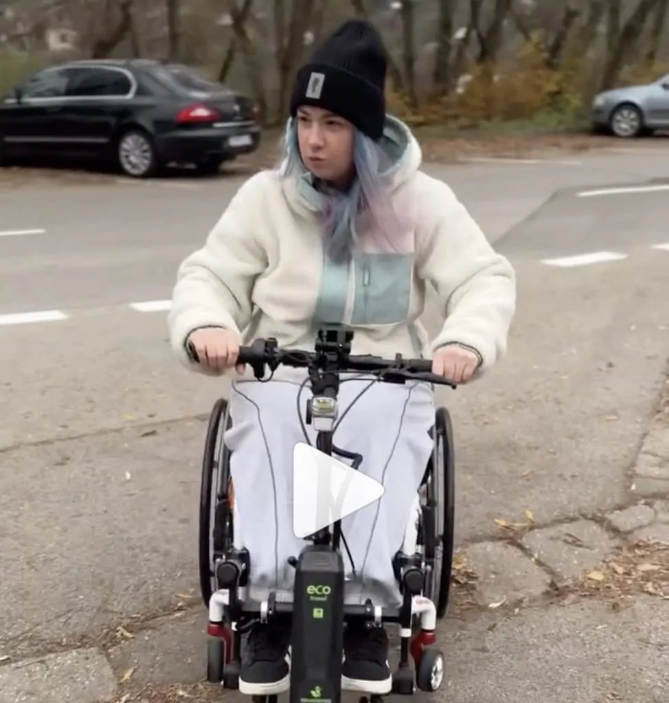 Petra Banášová testuje přídavný pohon EcoTravel